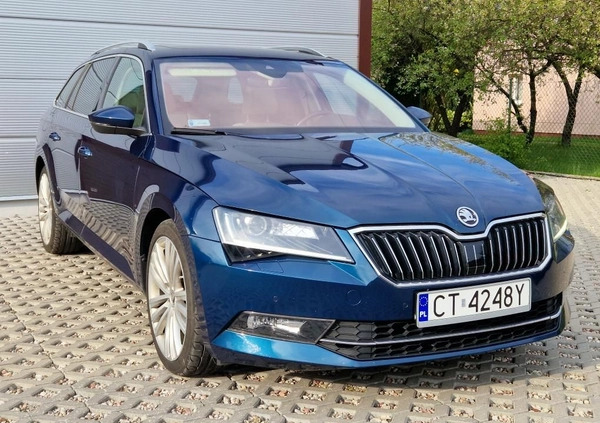 Skoda Superb cena 89900 przebieg: 79800, rok produkcji 2018 z Toruń małe 497